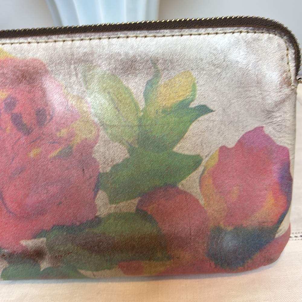 Patricia Nash Embossed Floral
Leather Clutch Wristlet Bag
Purse Zipper top - Picture 12 of 14